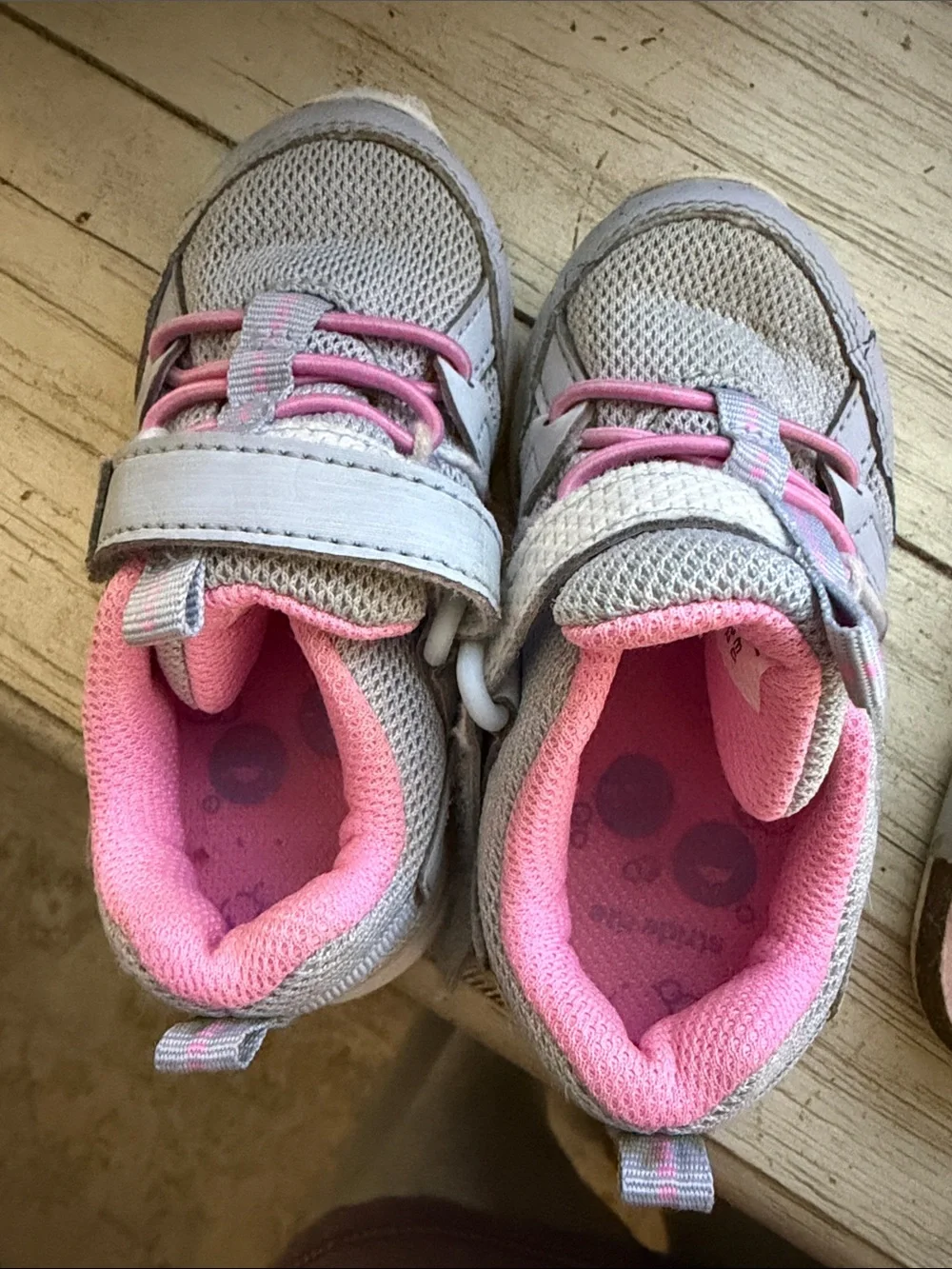 wonder nation Pink Sporty Hook-and-Loop Kids Sandals